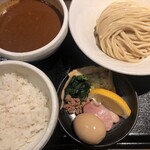 鴨出汁中華蕎麦 麺屋yoshiki - カレーつけ麺(中)＋味玉＋小ライス