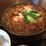 さか本 そば店 - 八丁味噌味噌煮込みうどん、甘い味噌の味がお酒を誘う