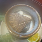 虎屋 壺中庵 - Ｃ－６　竹の皮を外すと…湯気と大椎茸