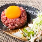 肉もつ屋 神坊 - 「認定生食用食肉取扱者等設置施設」和牛ユッケ