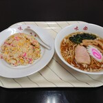 味楽 - 味楽一番人気のチャーハンと小ラーメンのセット