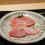 にい留 - お造りは唐津のハガツオ（キツネガツオ）、背身にはネギペースト、腹身には塩とわさび