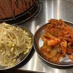 ツラとキモ 炭火焼肉 いわしげ - 前菜2種