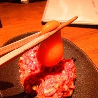焼肉うしごろ 西麻布本店 - 箸で摘まんで持ち上げても崩れません(^^)