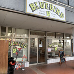 ブルー バード - 店前は駐車場です