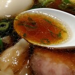 らぁ麺 すぎ本 - 添えられたネギが終始いい脇役としてスープの味を引き立ててくれます。