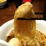 らぁ麺 すぎ本 - ワンタン１個が中々デカいんです！