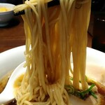 らぁ麺 すぎ本 - 何ともイイ触感、また食べたくなる自家製麺。