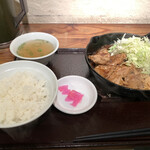 肉食堂 最後にカツ。 - 