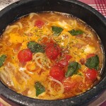 ガトーフレーズ - モッツアレラチーズとバジリコの石焼スープパスタ