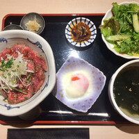 牛刺しと焼肉 仔虎 クリスロード店 - 