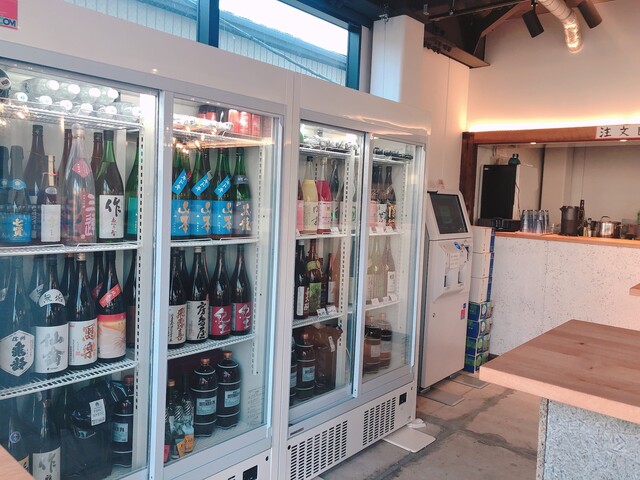座席 クラフト サケ スタンド やなか純米や Craft Sake Stand やなか純米や 千駄木 立ち飲み居酒屋 バー 食べログ