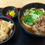 手打うどん こみや - 肉うどん（並）550円＋ セット200円