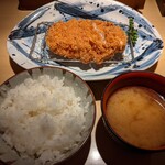 とんかつ 神楽坂 さくら - 国産チキンかつ定食（1280円＋税）
