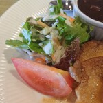 食彩ダイニングsako - プレートのサラダ
