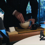 レフェルヴェソンス - 抹茶をたてている様