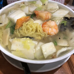 中華食堂 秋 - 横からのアングル。