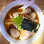 麺や ほころび - ミックスワンタン中華そば　半熟味つけ卵