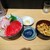 角常食堂 - 真鯛とまぐろ丼！お新香と味噌汁と小皿が付きます。
