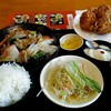中華料理 福楽餃子坊 - 料理写真:日替りランチとから揚げで830円税別。