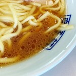 広豚麺改 - ライトな味わいのスープ。