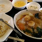 菜佳肴 - 料理写真:あんかけ焼きそばとハーフ炒飯セット800円。