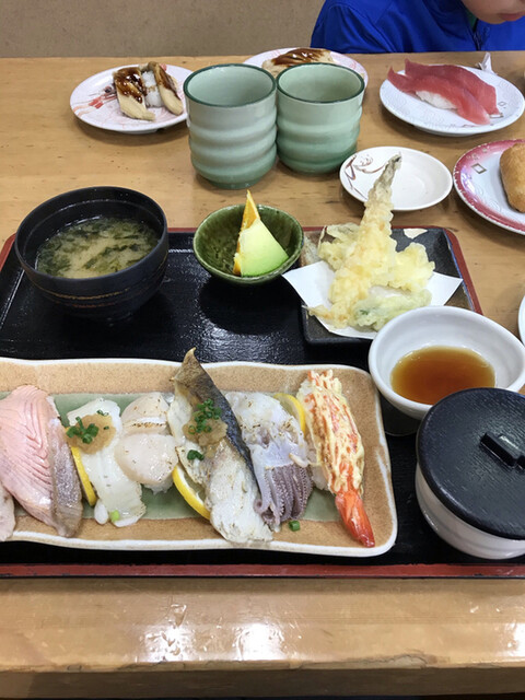 ジャンボおしどり寿司 日野本店 じゃんぼおしどりずし 港南台 回転寿司 食べログ ジャンボおしどり寿司 日野本店 じゃんぼおしどりずし 港南台 回転寿司 食べログ