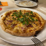 Hare toke - べーコンとサラミピザ