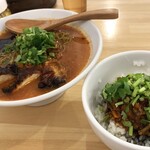 チリトマ ラーメン THANK - チリトマトラーメン＋トマトラー油丼