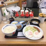 Matsuya - ソーセージエッグＷ定食 460円