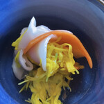 三春 - 「大根・人参・菊の花の酢の物」