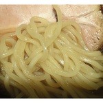 旅の途中 - ガチムチな麺。ちょっと他では見ない個性的な麺だと思います。