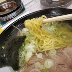 富士ラーメン食堂 - 麺アップ