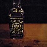 バー リキッド ルビー - でもソコはせっかくこのお店なので暗いままの撮影もさせて