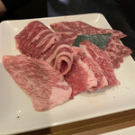 和牛焼肉食べ放題 肉屋の台所 - 