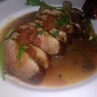 スンガリー 新宿東口本店 - 冬なので、脂ののった鴨肉のロースト、リンゴの甘いソース。