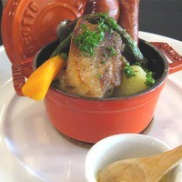 ビストロケンヂ - 黒豚バラソーセージ塩キャベツのココット