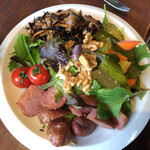 野菜がおいしいダイニング LONGING HOUSE - サラダ二皿目