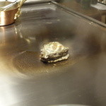 銀座うかい亭 - 鮑に火を入れて行く