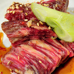 ホルモン・焼肉 キムチ - 中落ち、ぶ厚いー♪