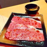 近江うし焼肉 にくTATSU 銀座店 - 極上ロース焼きすき