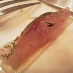 ウン・パッソ - 綺麗な鯵の切り身です。