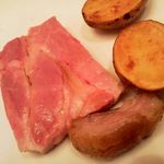 ウン・パッソ - 焼きの状態はかなりのレアです。（岩中豚の炭火焼）