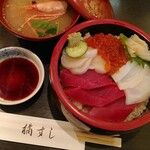 橘すし - 豪華な海鮮丼