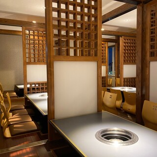 無煙ロースター完備。煙や匂いを気にせず上質な和牛に舌鼓