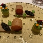 ロオジエ - キャビア　マス　ガレット　キュウリのムース