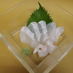 Shiyukoubou - ヒラメ刺身、えんがわ付き。