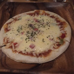 BAR andatt - ＊ チーズたっぷりミラノ風ピザ