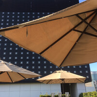 ベージュ アラン・デュカス 東京 - 屋上テラス「Le Jardin de Tweed」