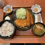 ごはん処 かつ庵 - ロース&えびフライ定食　1,078円　麦飯大盛り110円
